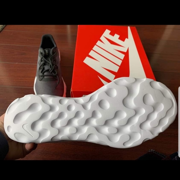 🆕️ ONE LEFT. Nike Explore Strada Sneaker - Picture 3 of 6